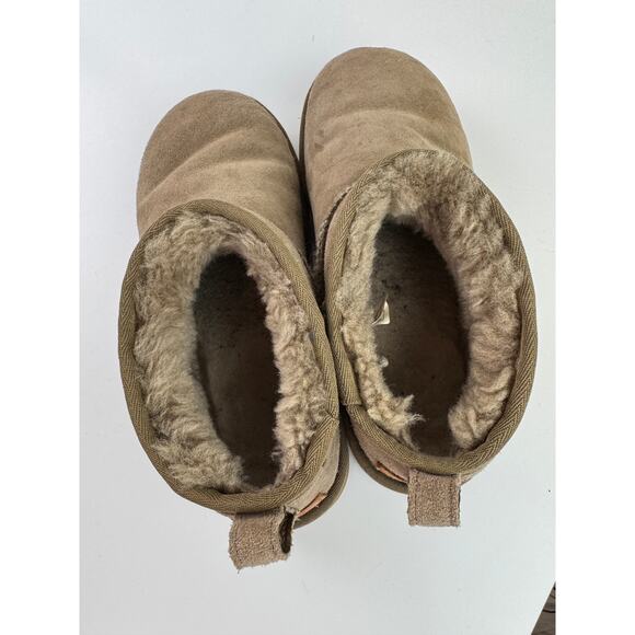 UGG Classic Ultra Mini Womens Bootie 8 Antelope Suede Ankle Boot 1116109 RARE - Picture 7 of 8